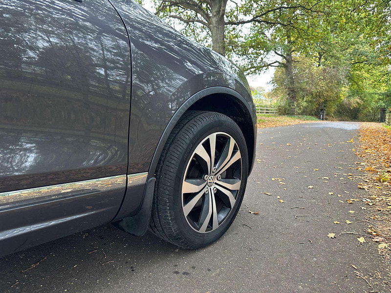Volkswagen Touareg 3.0 Touareg V6 Altitude TDI BlueMotion Technology Auto 4WD 5dr 5dr Automatic 2025