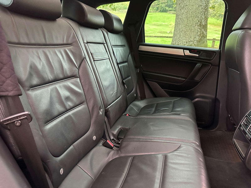 Volkswagen Touareg 3.0 Touareg V6 Altitude TDI BlueMotion Technology Auto 4WD 5dr 5dr Automatic 2025