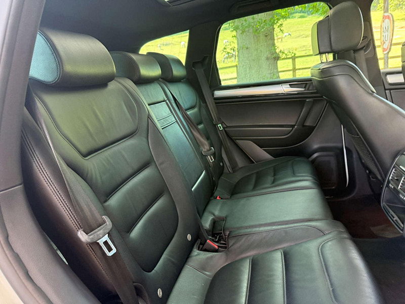 Volkswagen Touareg 3.0 Touareg V6 R-Line TDI BlueMotion Technology Auto 4WD 5dr 5dr Automatic 2025