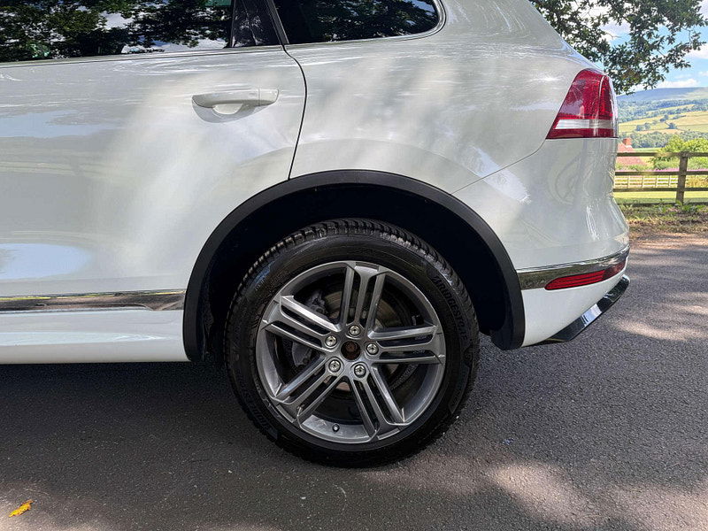 Volkswagen Touareg 3.0 Touareg V6 R-Line TDI BlueMotion Technology Auto 4WD 5dr 5dr Automatic 2025