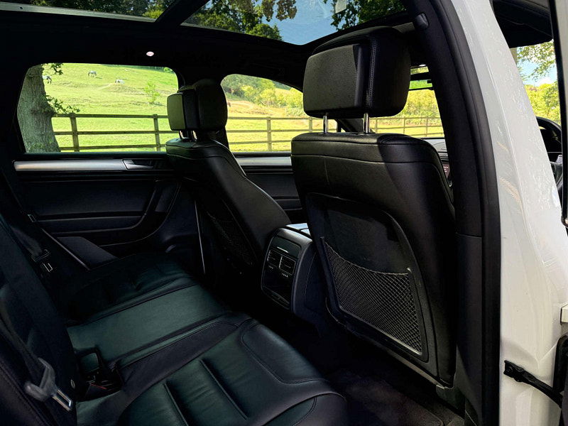 Volkswagen Touareg 3.0 Touareg V6 R-Line TDI BlueMotion Technology Auto 4WD 5dr 5dr Automatic 2025