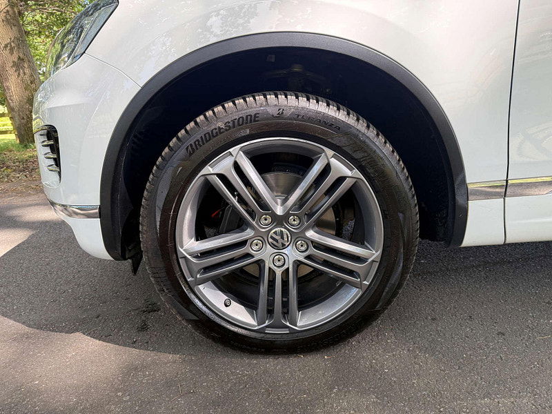 Volkswagen Touareg 3.0 Touareg V6 R-Line TDI BlueMotion Technology Auto 4WD 5dr 5dr Automatic 2025