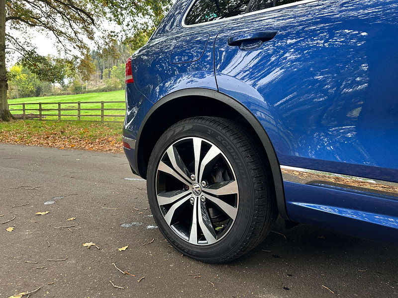 Volkswagen Touareg 3.0 Touareg V6 R-Line TDI BlueMotion Technology Auto 4WD 5dr 5dr Automatic 2025