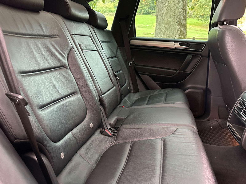 Volkswagen Touareg 3.0 Touareg V6 R-Line TDI BlueMotion Technology Auto 4WD 5dr 5dr Automatic 2025