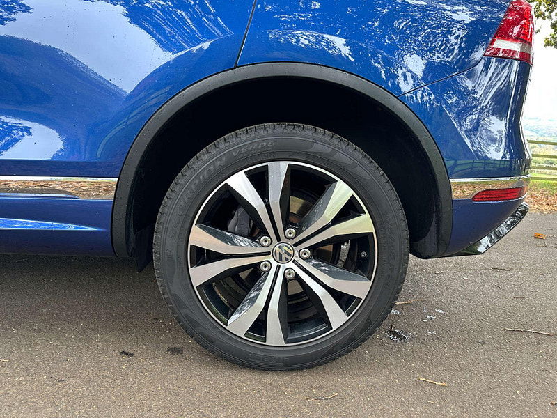 Volkswagen Touareg 3.0 Touareg V6 R-Line TDI BlueMotion Technology Auto 4WD 5dr 5dr Automatic 2025