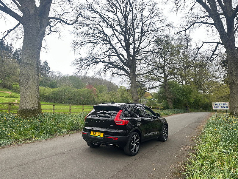 Volvo XC40 2.0 D4 R-Design Pro SUV 5dr Diesel Auto AWD Euro 6 (s/s) (190 ps) 5dr Automatic 2026