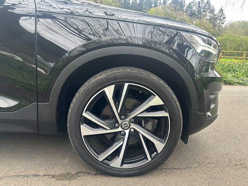 Volvo XC40 2.0 D4 R-Design Pro SUV 5dr Diesel Auto AWD Euro 6 (s/s) (190 ps) 5dr Automatic 2026