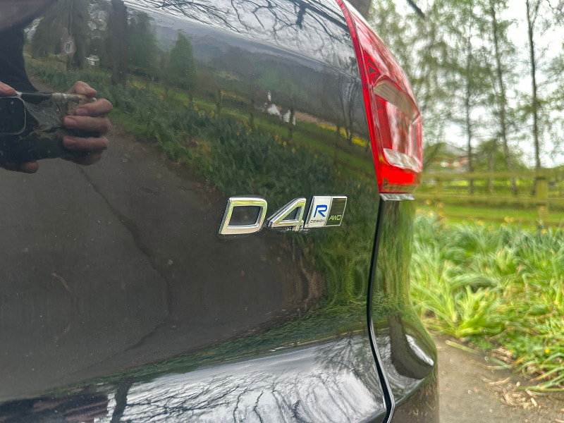 Volvo XC40 2.0 D4 R-Design Pro SUV 5dr Diesel Auto AWD Euro 6 (s/s) (190 ps) 5dr Automatic 2026