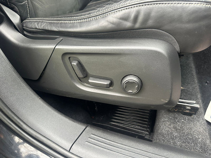 Volvo XC40 2.0 D4 R-Design Pro SUV 5dr Diesel Auto AWD Euro 6 (s/s) (190 ps) 5dr Automatic 2026