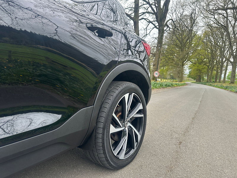 Volvo XC40 2.0 D4 R-Design Pro SUV 5dr Diesel Auto AWD Euro 6 (s/s) (190 ps) 5dr Automatic 2026