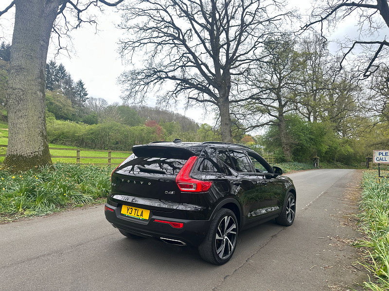 Volvo XC40 2.0 D4 R-Design Pro SUV 5dr Diesel Auto AWD Euro 6 (s/s) (190 ps) 5dr Automatic 2026