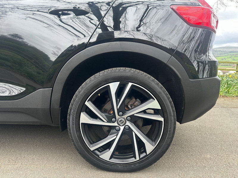 Volvo XC40 2.0 D4 R-Design Pro SUV 5dr Diesel Auto AWD Euro 6 (s/s) (190 ps) 5dr Automatic 2026