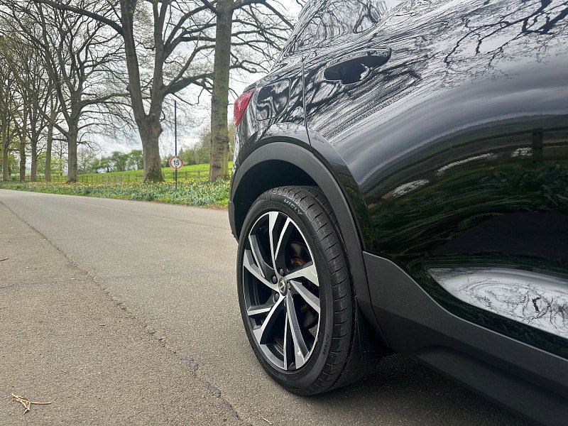 Volvo XC40 2.0 D4 R-Design Pro SUV 5dr Diesel Auto AWD Euro 6 (s/s) (190 ps) 5dr Automatic 2026