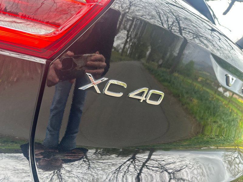 Volvo XC40 2.0 D4 R-Design Pro SUV 5dr Diesel Auto AWD Euro 6 (s/s) (190 ps) 5dr Automatic 2026