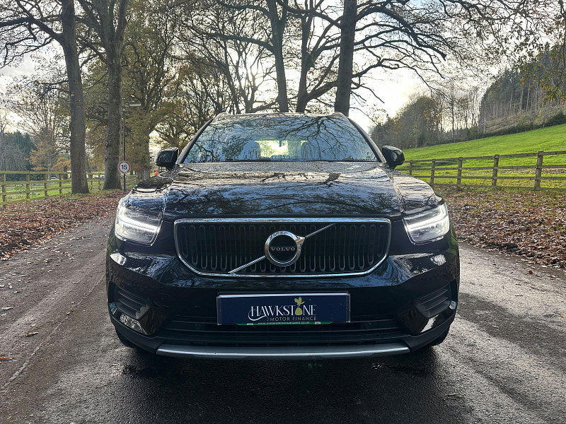 Volvo XC40 2.0 T4 Momentum SUV 5dr Petrol Auto AWD Euro 6 (s/s) (190 ps) 5dr Automatic 2025