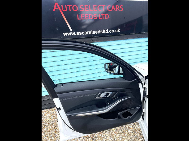 BMW 3 Series 2.0 320i M Sport Saloon 4dr Petrol Auto Euro 6 (s/s) (184 ps) 4dr Automatic 2025