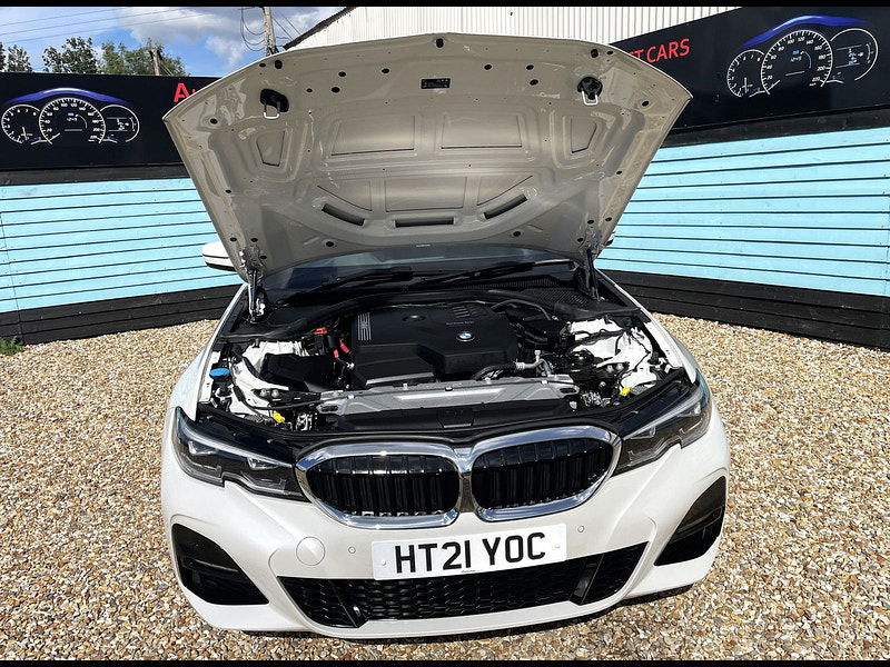 BMW 3 Series 2.0 320i M Sport Saloon 4dr Petrol Auto Euro 6 (s/s) (184 ps) 4dr Automatic 2025