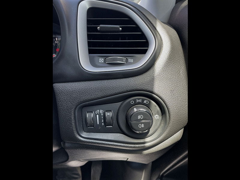 Jeep Renegade 1.4T MultiAirII Longitude SUV 5dr Petrol DDCT Euro 6 (s/s) (140 ps) 5dr Automatic 2025