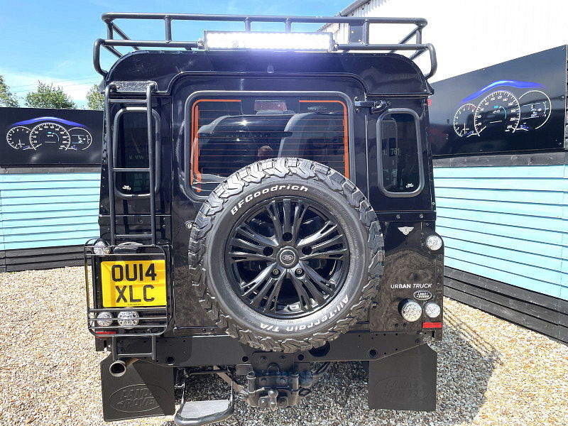 Land Rover DEFENDER 110 2.2 TDCi XS SUV Double Cab 5dr Diesel Manual 4WD MWB Euro 5 (122 ps) 5dr Manual 2025