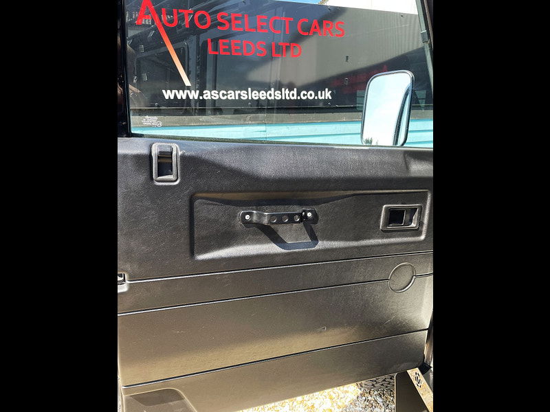 Land Rover DEFENDER 110 2.2 TDCi XS SUV Double Cab 5dr Diesel Manual 4WD MWB Euro 5 (122 ps) 5dr Manual 2025