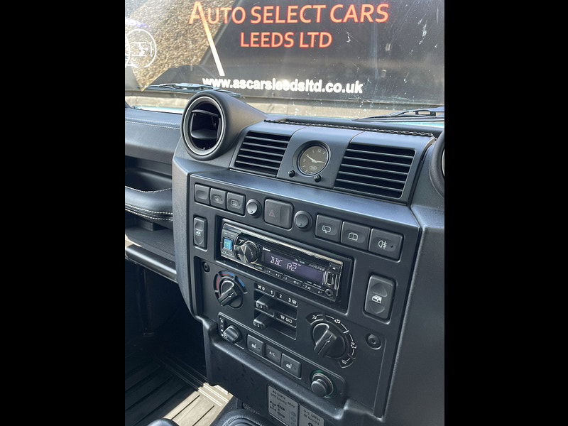 Land Rover DEFENDER 110 2.2 TDCi XS SUV Double Cab 5dr Diesel Manual 4WD MWB Euro 5 (122 ps) 5dr Manual 2025