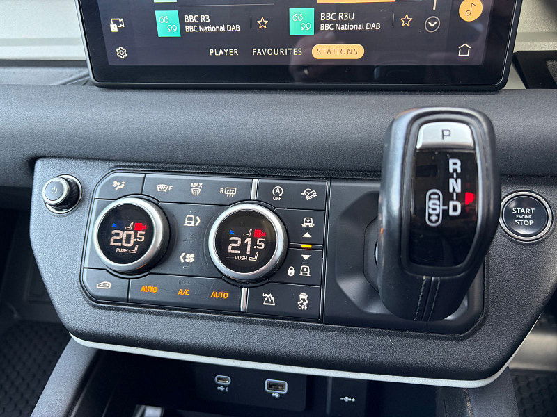 Land Rover DEFENDER 110 3.0 D250 MHEV SE Hard Top SUV 5dr Diesel Auto 4WD MWB Euro 6 (s/s) (250 ps) 5dr Automatic 2026