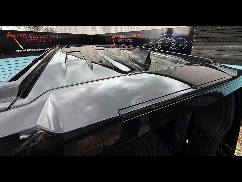 Land Rover DEFENDER 110 3.0 D300 MHEV X-Dynamic SE SUV 5dr Diesel Auto 4WD Euro 6 (s/s) (300 ps) 5dr Automatic 2026