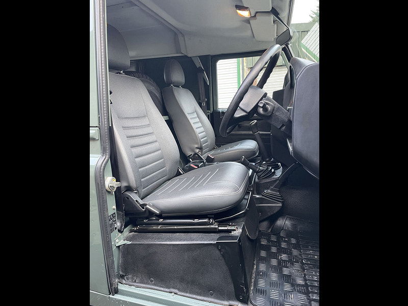 Land Rover Defender 90 2.2 TDCi Hard Top SUV 3dr Diesel Manual 4WD SWB Euro 5 (122 ps) 3dr Manual 2026