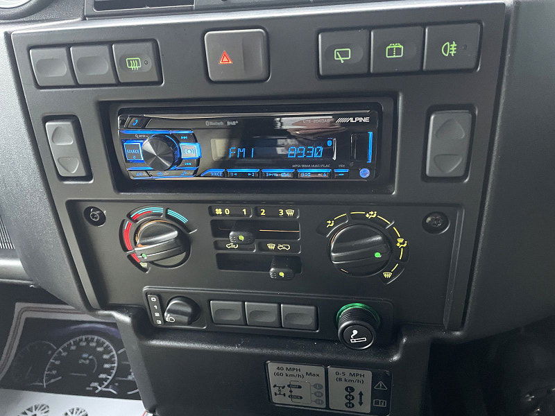 Land Rover Defender 90 2.2 TDCi Hard Top SUV 3dr Diesel Manual 4WD SWB Euro 5 (122 ps) 3dr Manual 2026