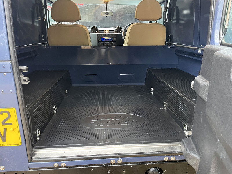 Land Rover Defender 90 2.2 TDCi Hard Top SUV 3dr Diesel Manual 4WD SWB Euro 5 (122 ps) 3dr Manual 2026