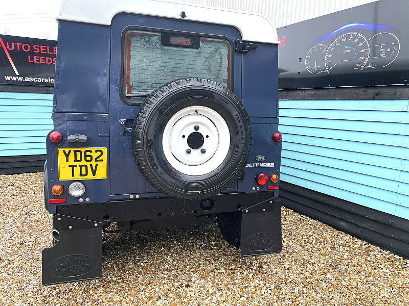 Land Rover Defender 90 2.2 TDCi Hard Top SUV 3dr Diesel Manual 4WD SWB Euro 5 (122 ps) 3dr Manual 2026