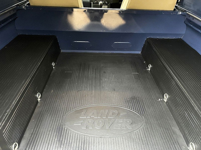 Land Rover Defender 90 2.2 TDCi Hard Top SUV 3dr Diesel Manual 4WD SWB Euro 5 (122 ps) 3dr Manual 2026