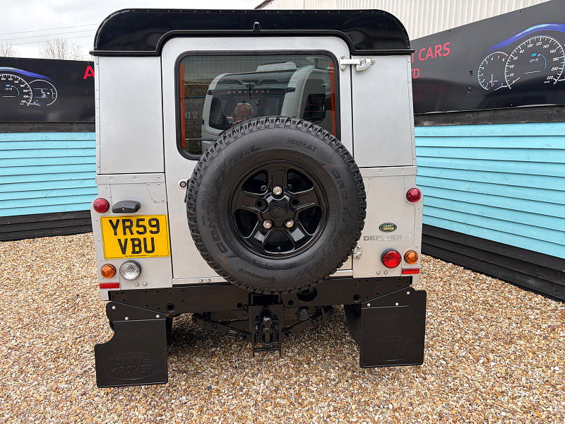 Land Rover Defender 90 2.4 TDCi Hard Top SUV 3dr Diesel Manual 4WD SWB Euro 4 (122 bhp) 3dr Manual 2026