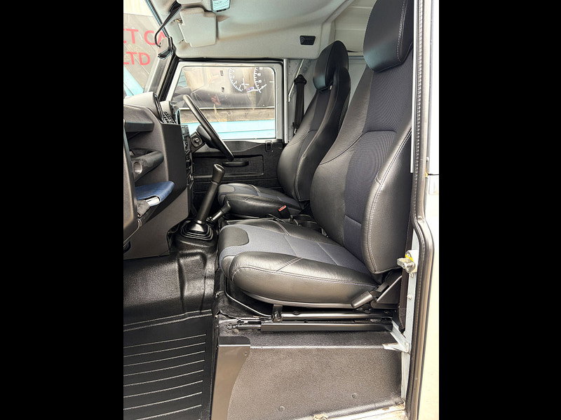 Land Rover Defender 90 2.4 TDCi Hard Top SUV 3dr Diesel Manual 4WD SWB Euro 4 (122 bhp) 3dr Manual 2026