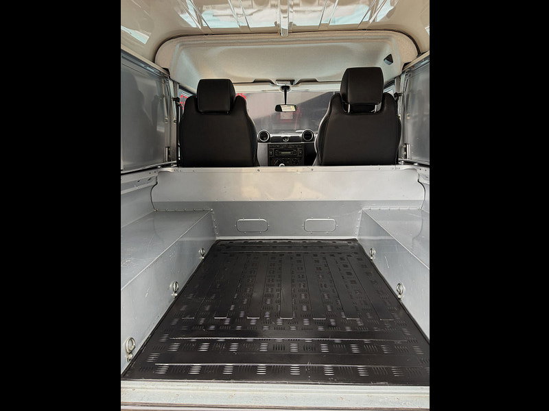 Land Rover Defender 90 2.4 TDCi Hard Top SUV 3dr Diesel Manual 4WD SWB Euro 4 (122 bhp) 3dr Manual 2026