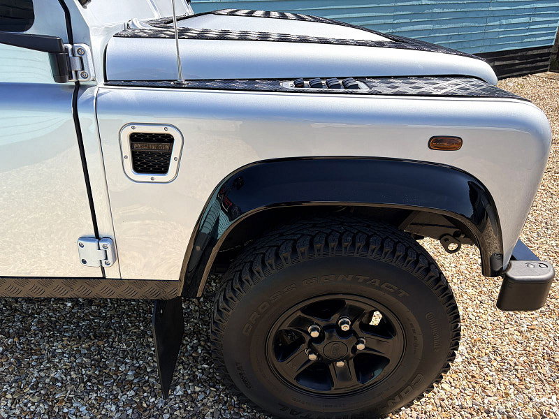 Land Rover Defender 90 2.4 TDCi Hard Top SUV 3dr Diesel Manual 4WD SWB Euro 4 (122 bhp) 3dr Manual 2026