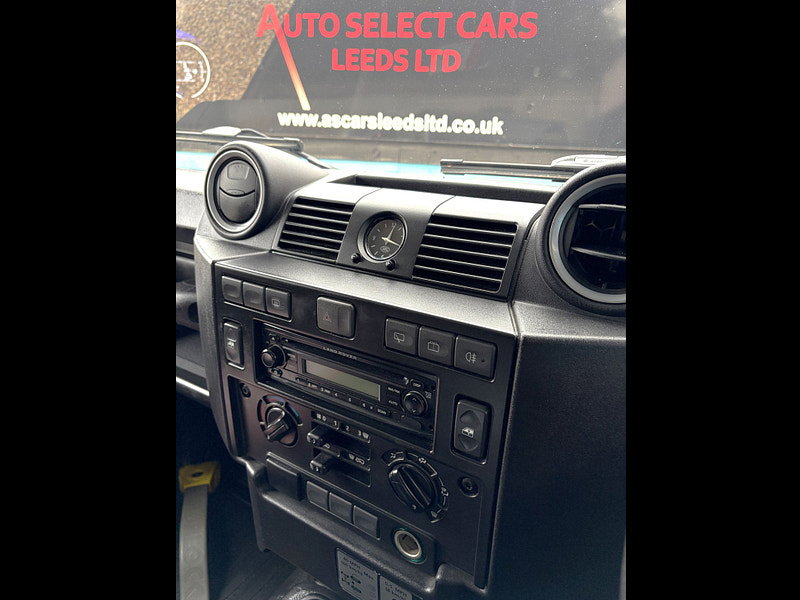 Land Rover Defender 90 2.4 TDCi Hard Top SUV 3dr Diesel Manual 4WD SWB Euro 4 (122 bhp) 3dr Manual 2026