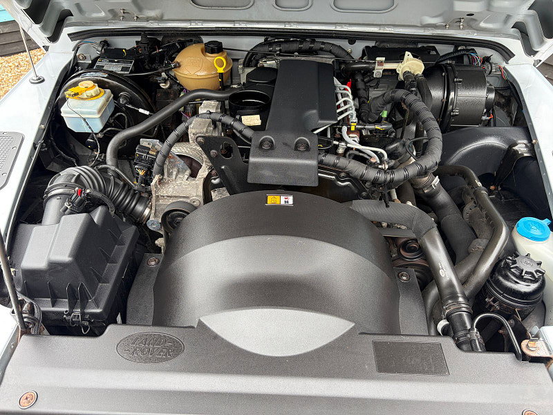 Land Rover Defender 90 2.4 TDCi Hard Top SUV 3dr Diesel Manual 4WD SWB Euro 4 (122 bhp) 3dr Manual 2026