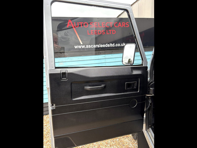 Land Rover Defender 90 2.4 TDCi Hard Top SUV 3dr Diesel Manual 4WD SWB Euro 4 (122 bhp) 3dr Manual 2026