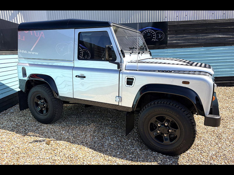 Land Rover Defender 90 2.4 TDCi Hard Top SUV 3dr Diesel Manual 4WD SWB Euro 4 (122 bhp) 3dr Manual 2026