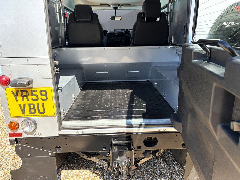 Land Rover Defender 90 2.4 TDCi Hard Top SUV 3dr Diesel Manual 4WD SWB Euro 4 (122 bhp) 3dr Manual 2026