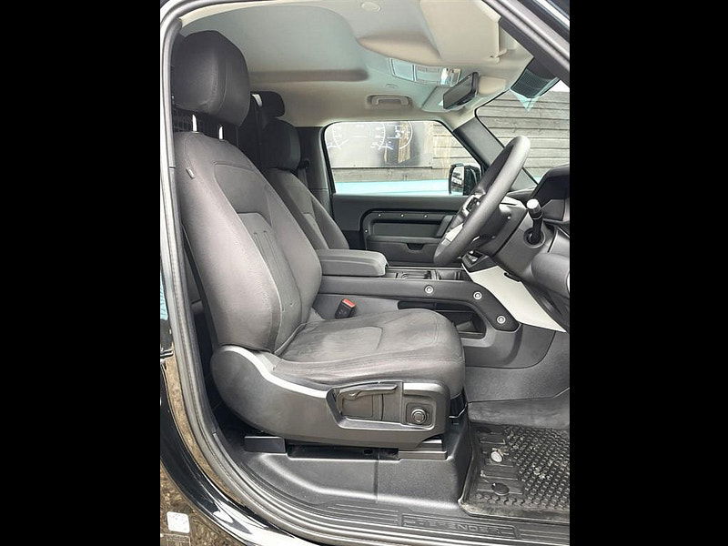 Land Rover Defender 90 3.0 D200 MHEV Hard Top SUV Auto 4WD SWB Euro 6 (s/s) 3dr 3dr Automatic 2025