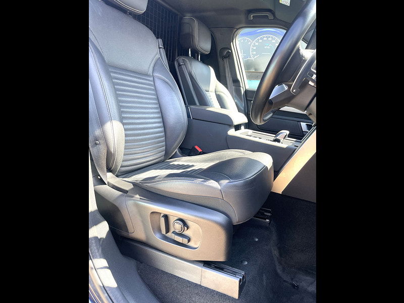 Land Rover DISCOVERY 3.0 D300 MHEV R-Dynamic SE SUV 5dr Diesel Auto 4WD Euro 6 (s/s) (300 ps) 5dr Automatic 2025