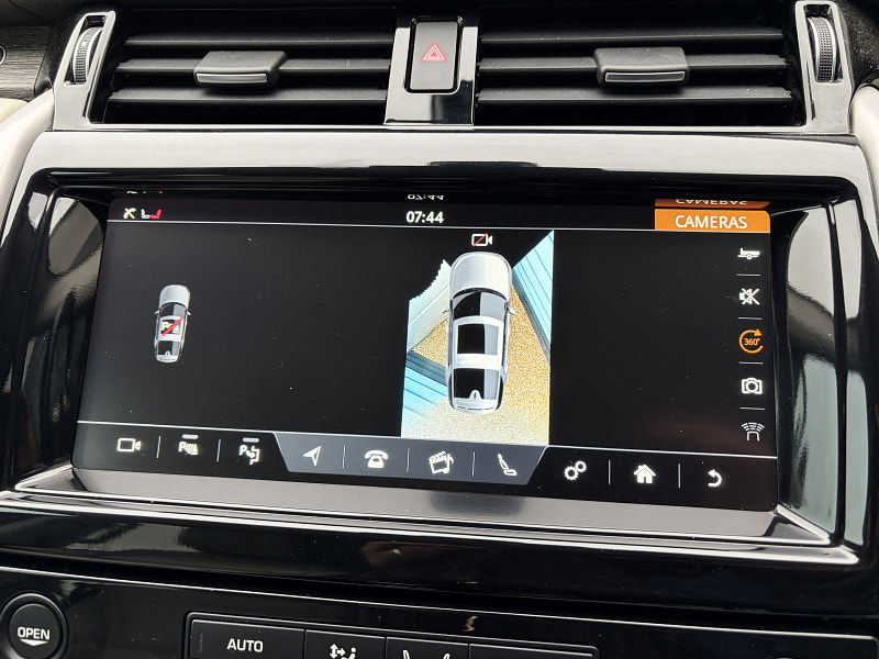 Land Rover DISCOVERY 3.0 TD V6 HSE Luxury SUV 5dr Diesel Auto 4WD Euro 6 (s/s) (258 ps) 5dr Automatic 2026