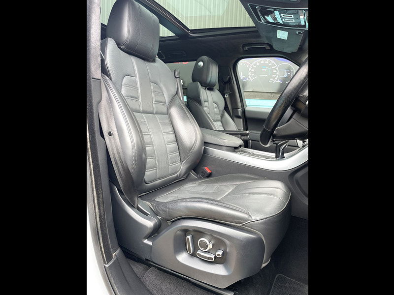 Land Rover Range Rover Sport 3.0 SD V6 Autobiography Dynamic SUV 5dr Diesel Auto 4WD Euro 6 (s/s) (306 ps) 5dr Automatic 2025