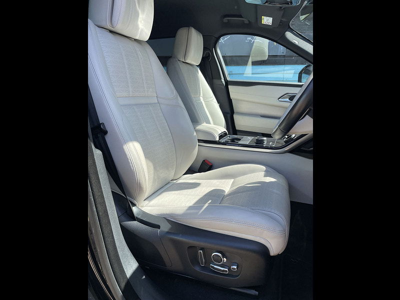 Land Rover Range Rover Velar 2.0 D180 R-Dynamic HSE SUV 5dr Diesel Auto 4WD Euro 6 (s/s) (180 ps) 5dr Automatic 2025