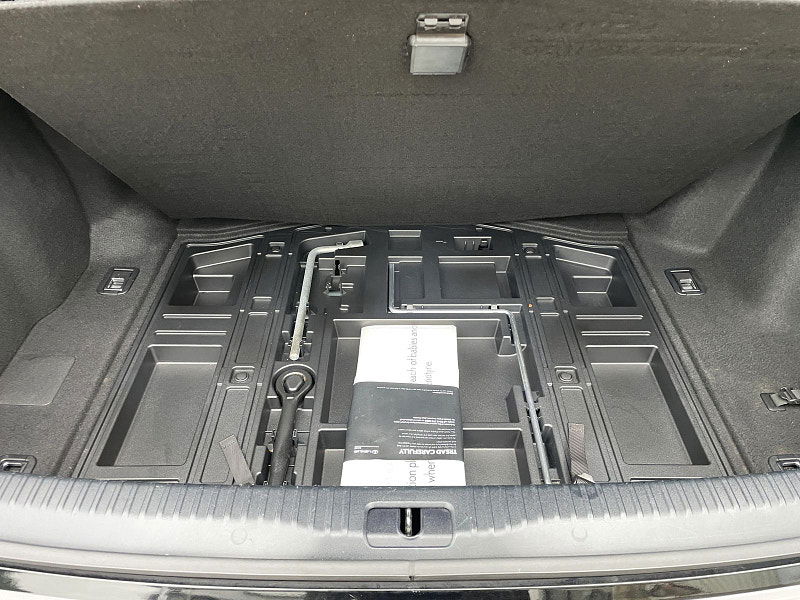 Lexus IS 2.5 300h Executive Edition Saloon 4dr Petrol Hybrid E-CVT Euro 6 (s/s) (223 ps) 4dr Automatic 2025
