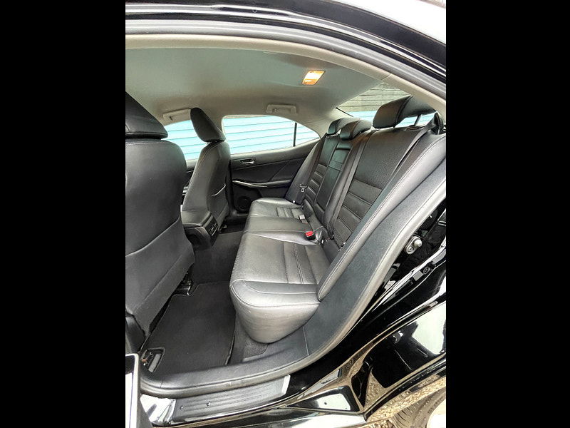 Lexus IS 2.5 300h Executive Edition Saloon 4dr Petrol Hybrid E-CVT Euro 6 (s/s) (223 ps) 4dr Automatic 2025