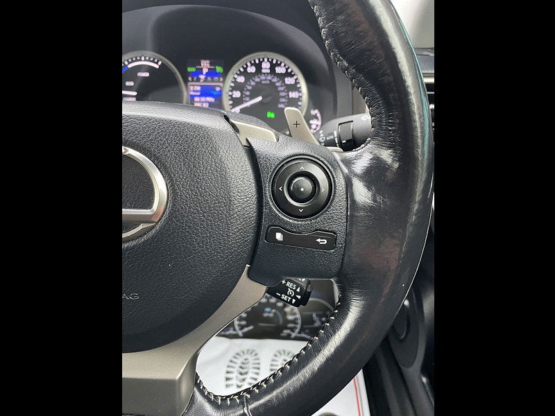 Lexus IS 2.5 300h Executive Edition Saloon 4dr Petrol Hybrid E-CVT Euro 6 (s/s) (223 ps) 4dr Automatic 2025