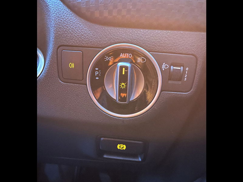 Mercedes-Benz A Class 1.5 A180d Sport Hatchback 5dr Diesel Manual Euro 6 (s/s) (109 ps) 5dr Manual 2025